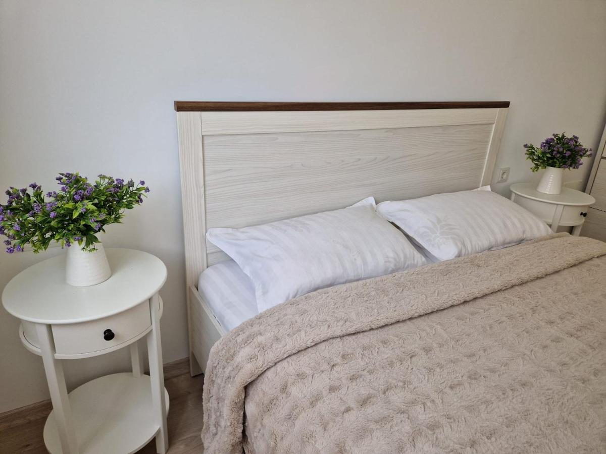 San Casa Apartment Себеш Экстерьер фото