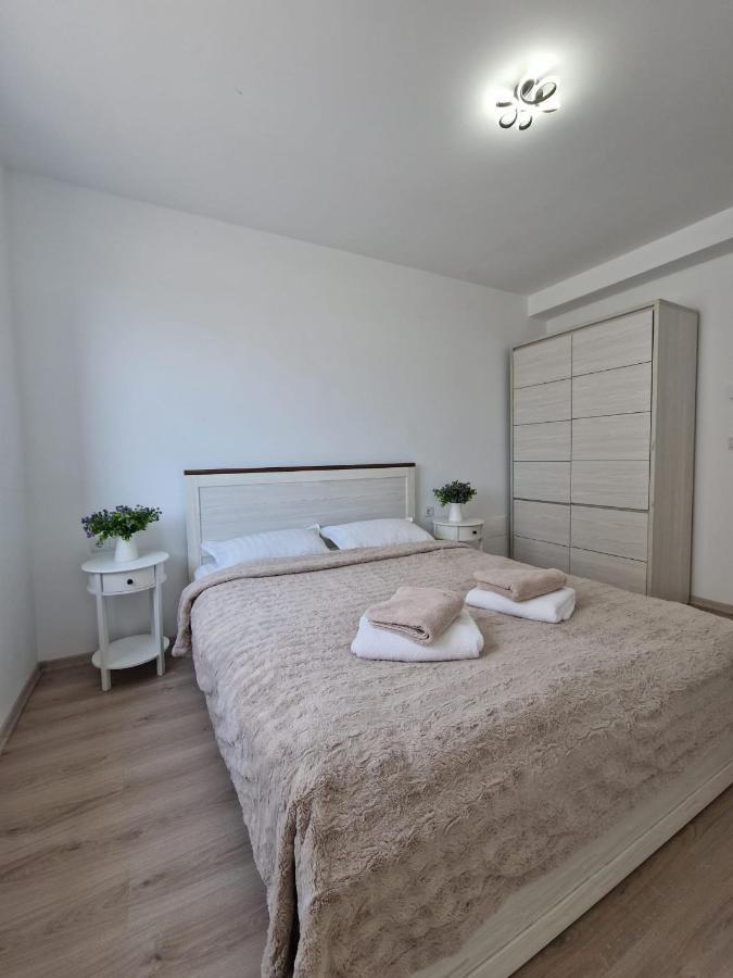 San Casa Apartment Себеш Экстерьер фото