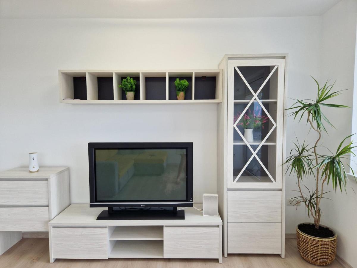 San Casa Apartment Себеш Экстерьер фото